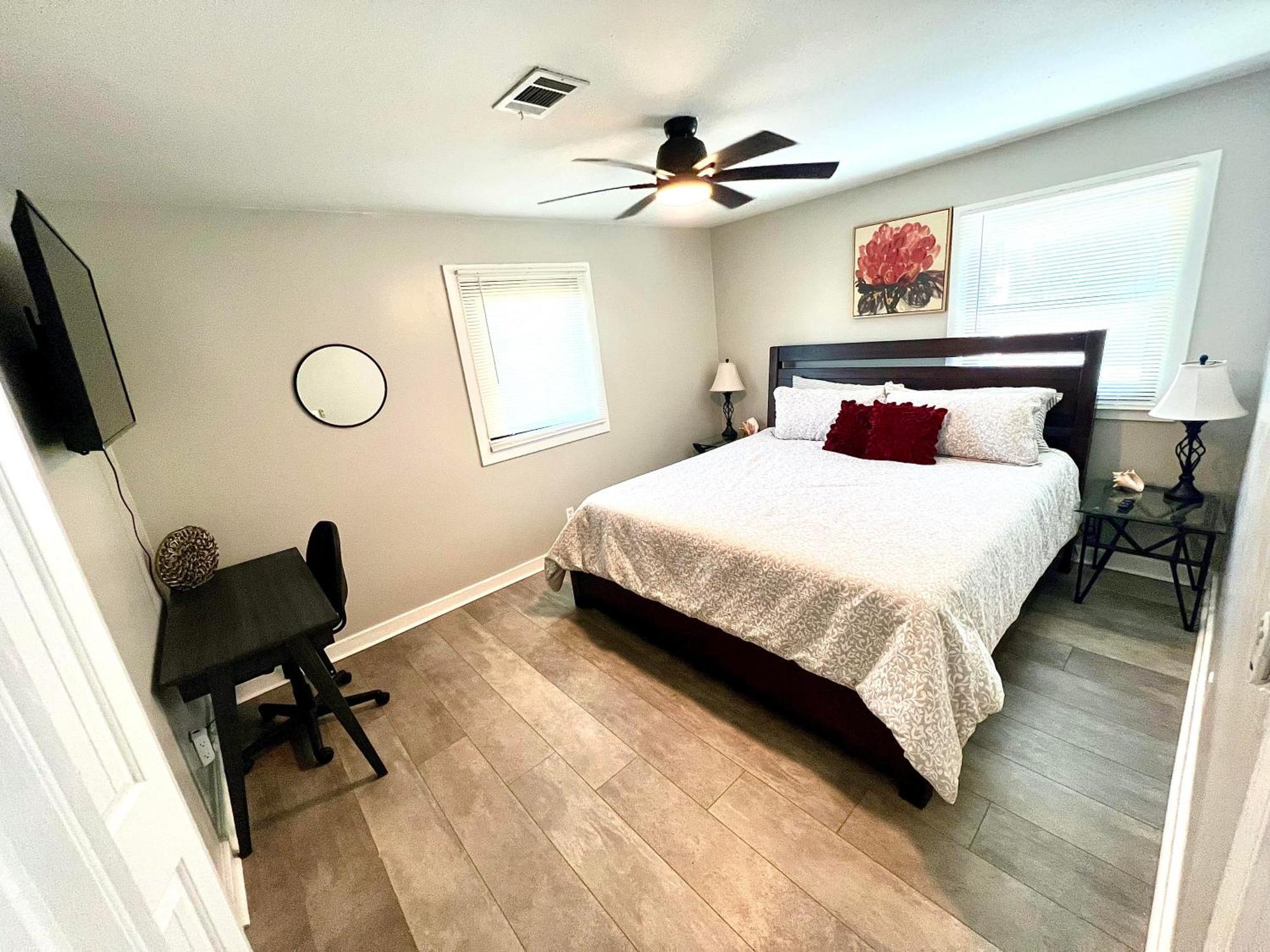 4/2 Home Close To Beach, Centrally Located! กัลฟ์พอร์ต ภายนอก รูปภาพ